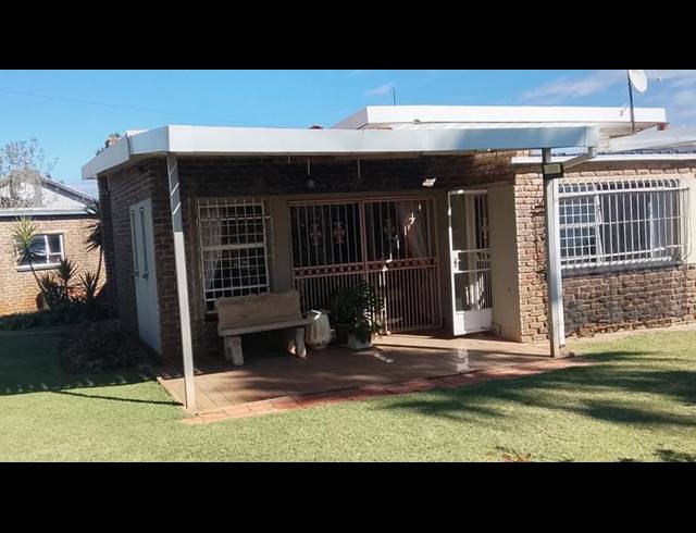 4 BEDROOM HOUSE FOR SALE IN GREENHILLS
